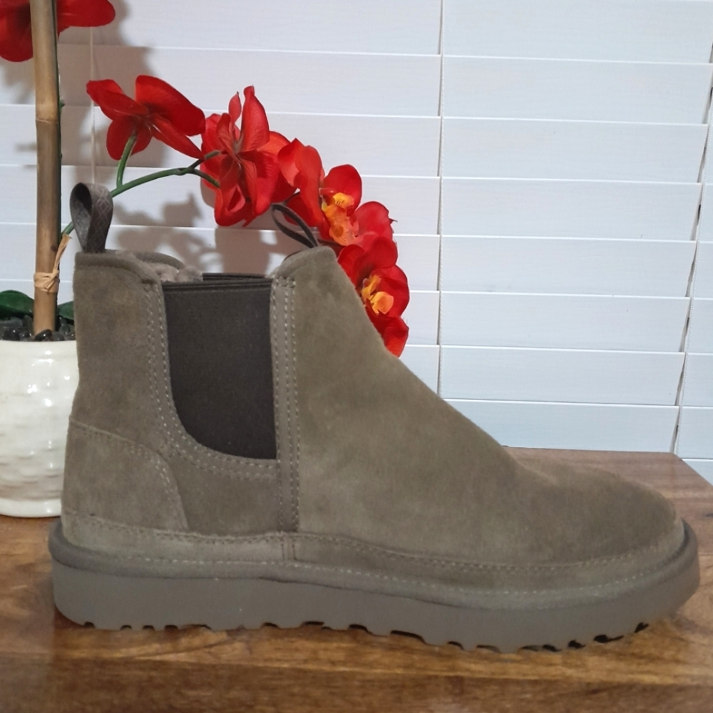 SOLD🔶️🔶️🔶️Men's UGG boots size 9 Neumel Chelsea boots gray - Picture 9 of 10